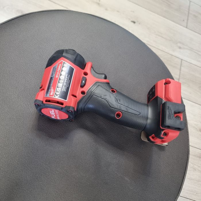 Amanet F28: Masina de insurubat Milwaukee cu impact M18 FIDRQ
