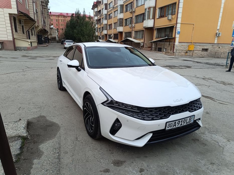 KIA K5 сотилади срочно! Тех паспортда йили 2023 салондан 2024 олинган.