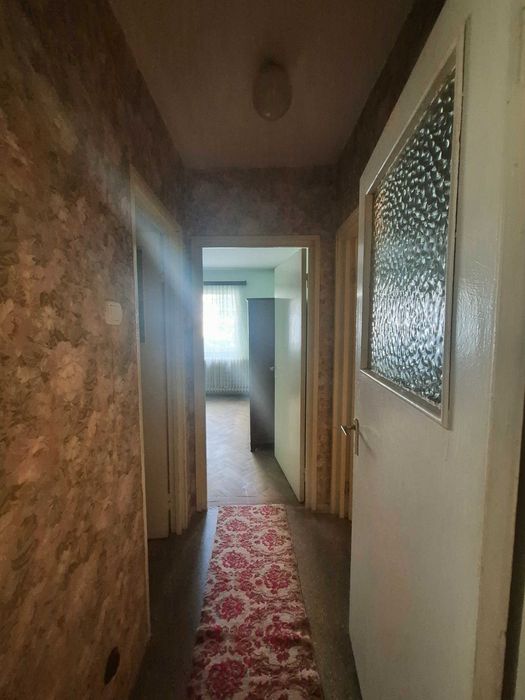 Vand apartament.2 camere