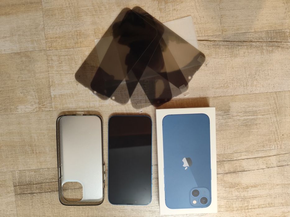 Телефон Ipnone 13