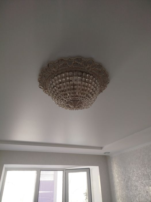 Продам люстру в зал