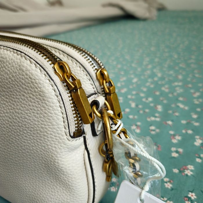 Дамска чанта Guess