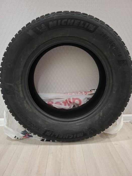 Продам шипованую резину