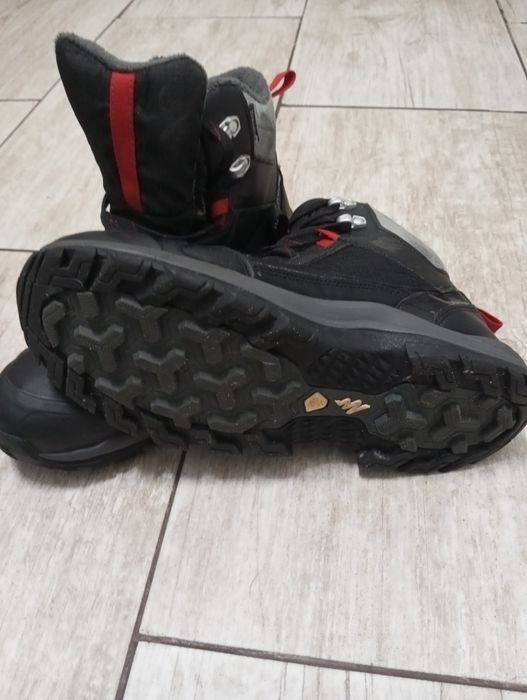 Продавам зимни обувки Quechua закупени от Декатлон .