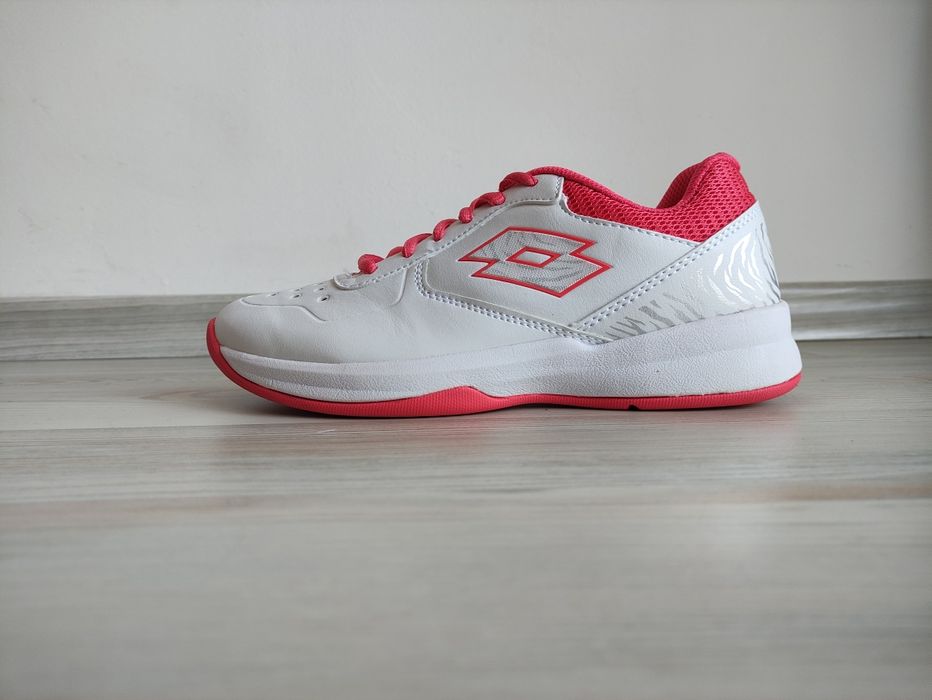 Дамски спортни обувки Лото - Lotto