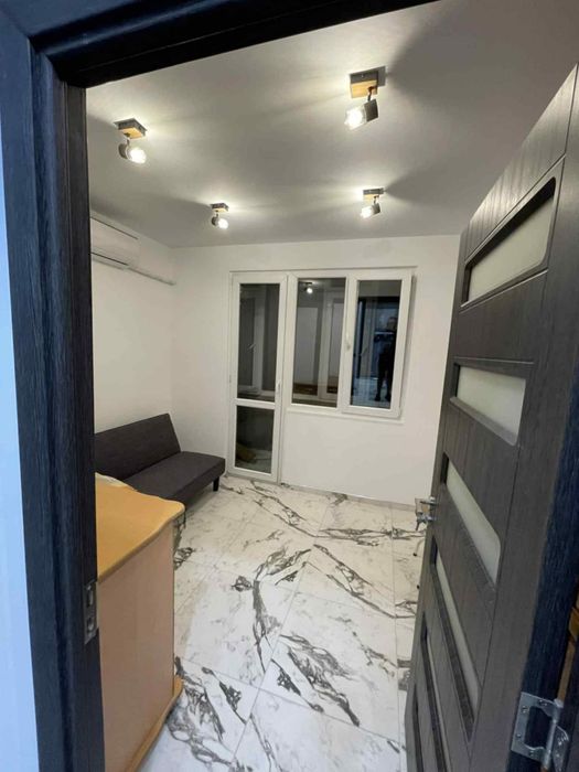 Дава се под наем Двустаен апартамент в Варна, Център - 50 кв.м за 255 € - Снимка #3