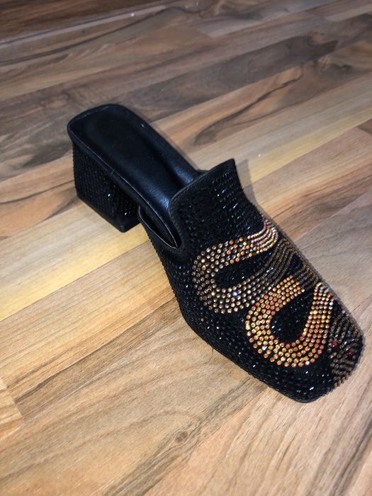 Дамски обувки с камани