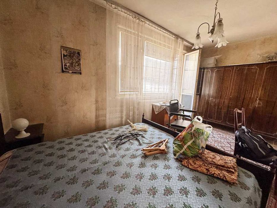 Двустаен апартамент с отлична локация – кв. Хъшове, Русе