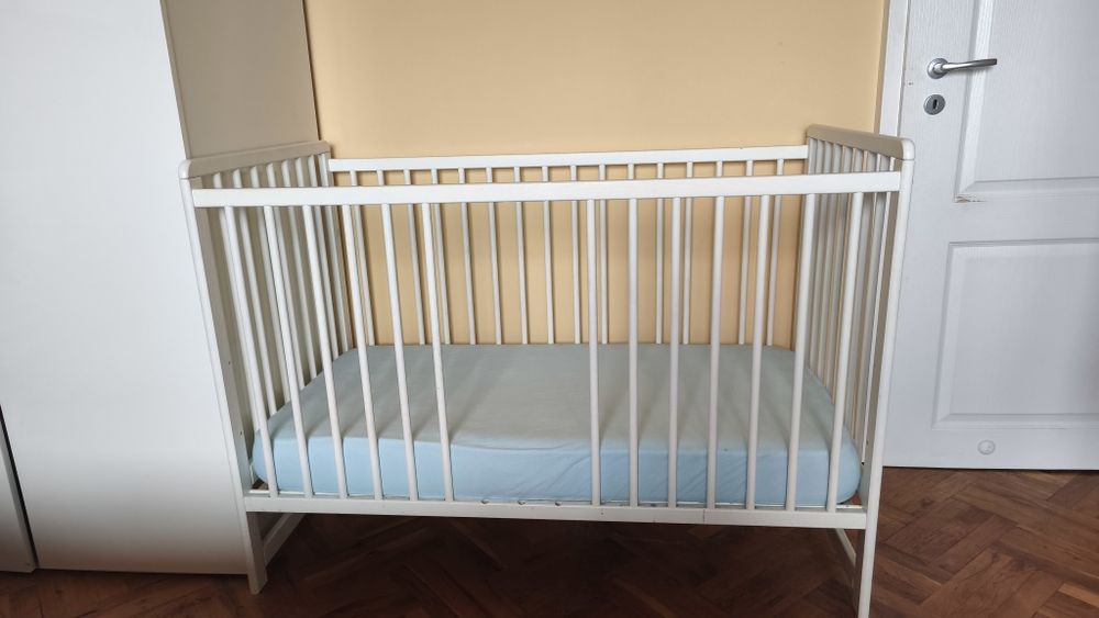 Детско  дървено легло + матрак