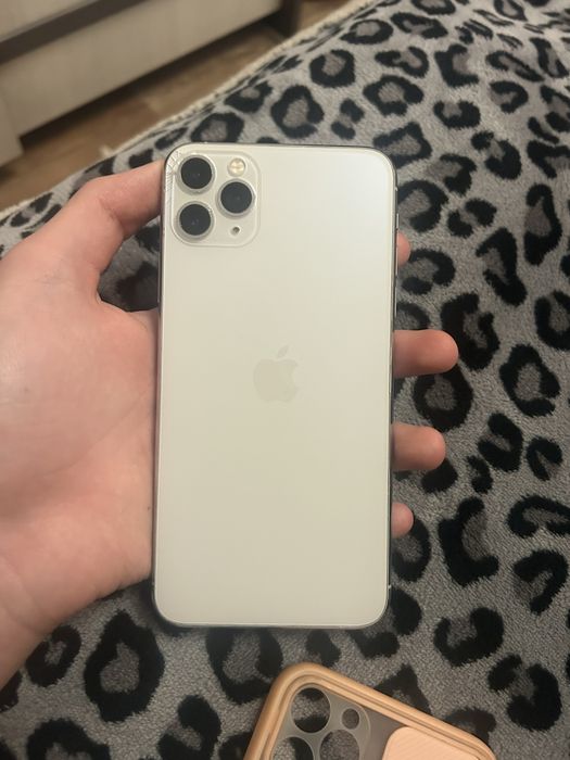 Обменяю айфон 11 Pro Max