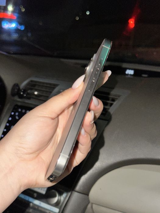 Продам Iphone 16 Pro