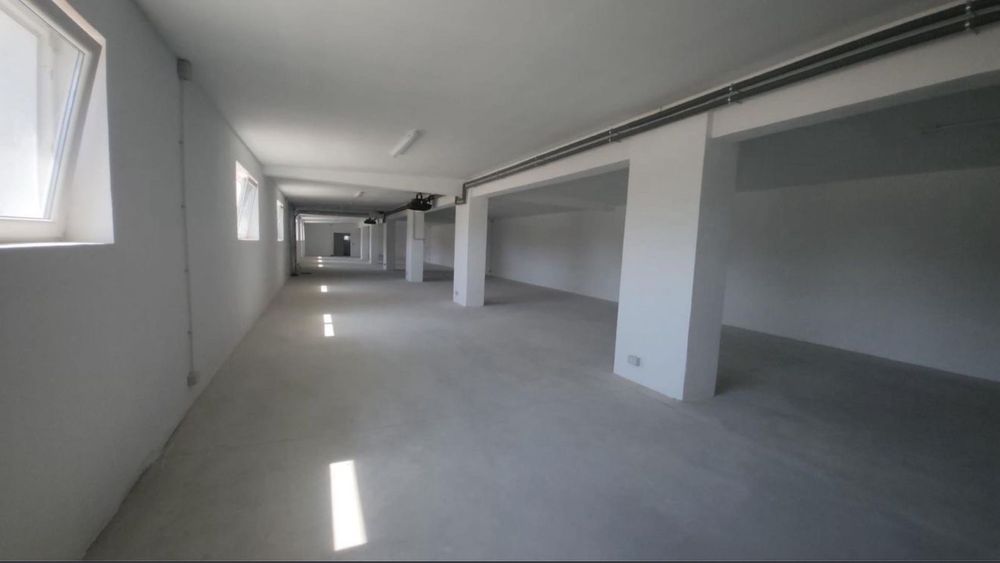 Hala industriala cu platforma betonata - productie/depozitare