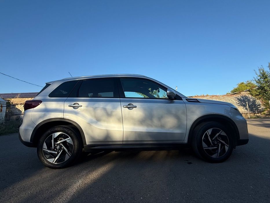 Suzuki Vitara 2024 hibrid, 22.750 € — imagine 22