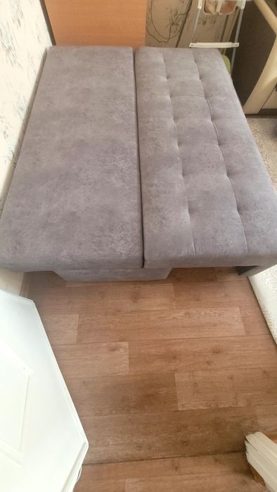 Продам диван в хорошем состояний.