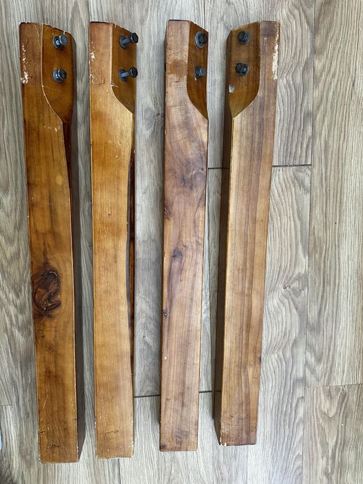 Стол для гостинной