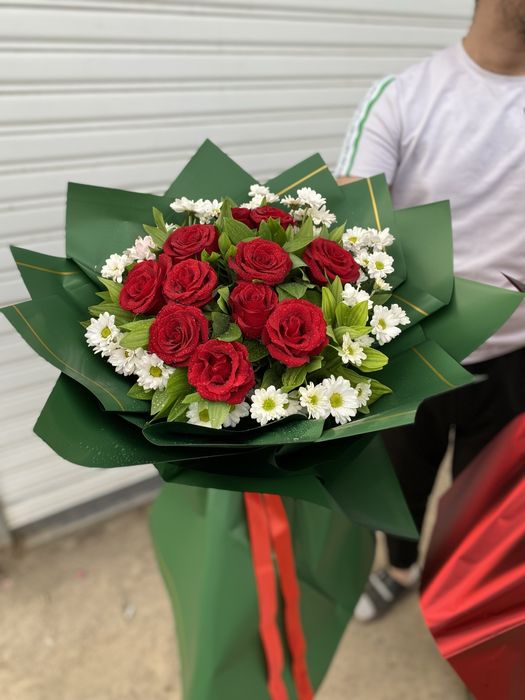 Jivoy buket gullar atirgull pion zakas