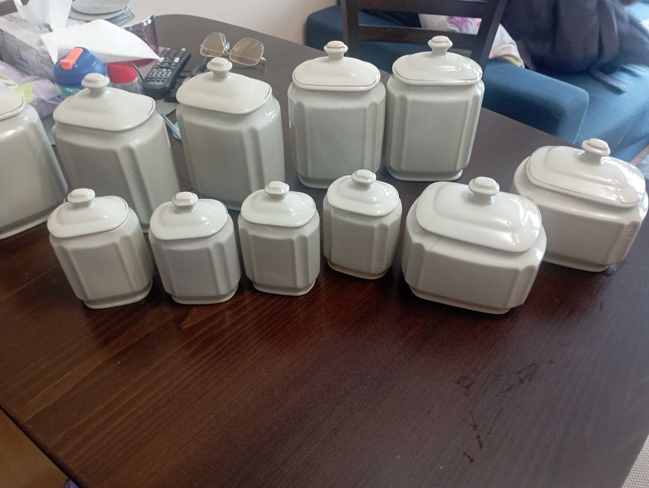 Продавам комплект ретро буркани за съхранение на храна