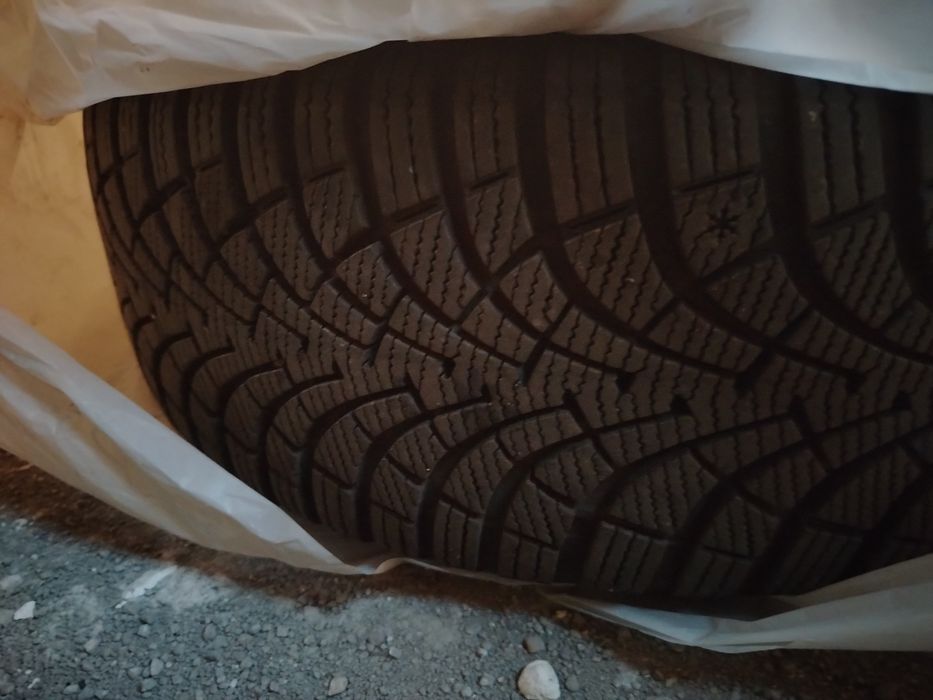 Зимни 5х114.3 джанти с гуми 16цола 205/55/16 Goodyear //Мазда Тойота и