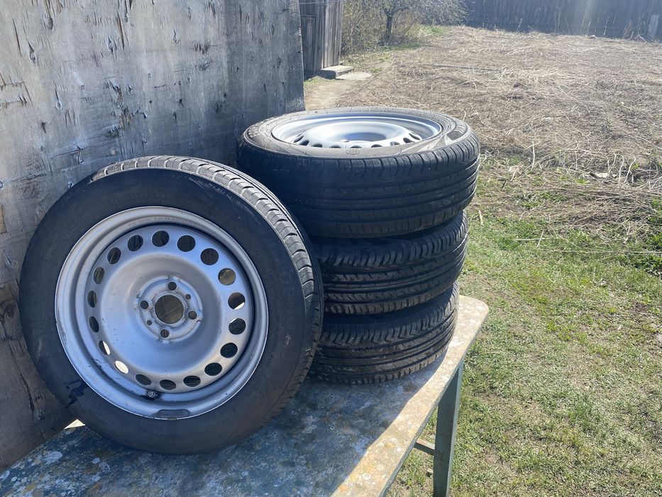 Продам резину в штампе на р15