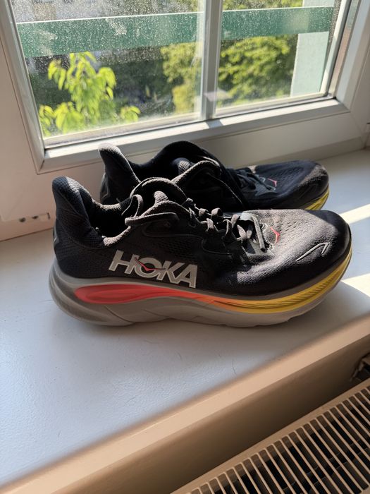 Маратонки   HOKA