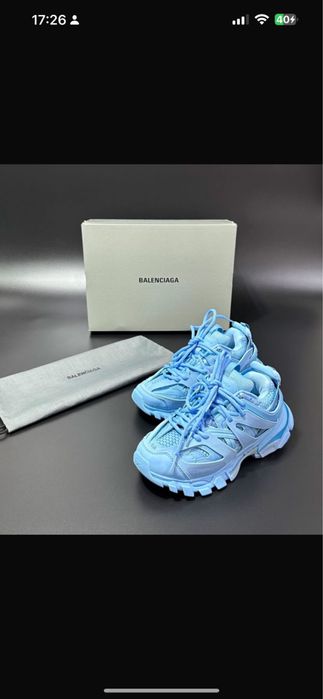 Balenciaga track