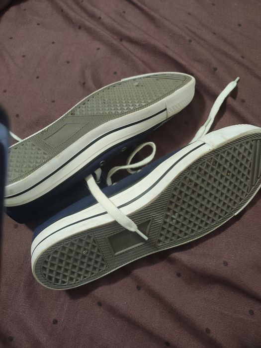 Converse . Marime 41-42