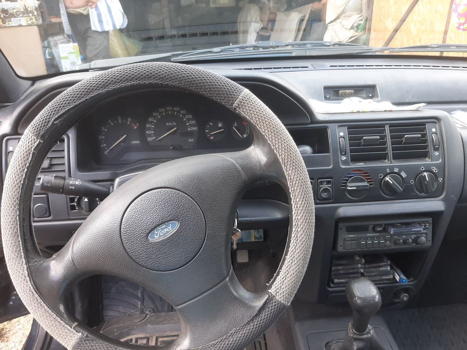 Ford escort 1.8 benzina