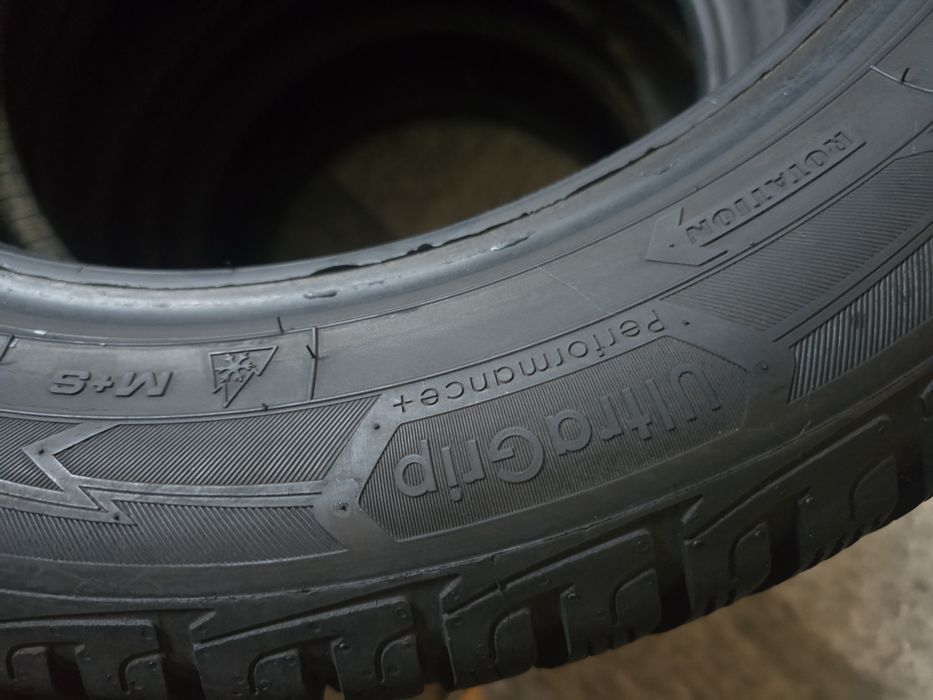 Goodyear  215/55 R17 98V MS iarnă