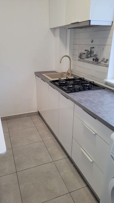 Închiriez garsoniera