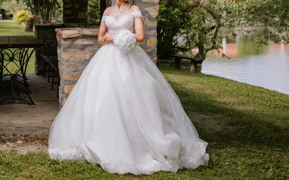 Сватбена рокля от S