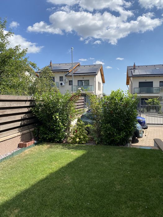 Casă Dâmbul Rotund – 112 mp utili, teren 362 mp, 3 bai | 2019 | Fotovoltaice 5 kW + baterie | Curte amenajată