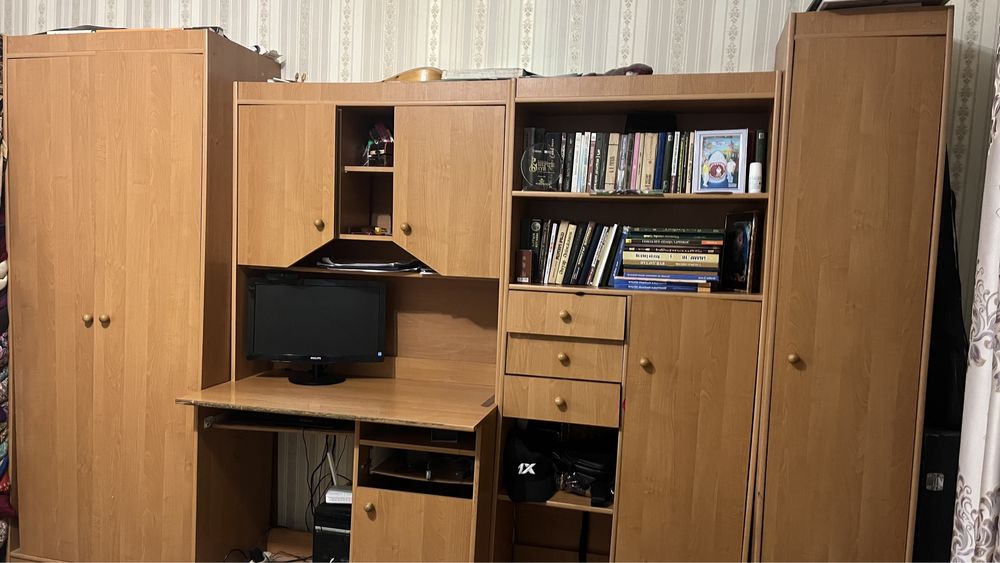 Шкаф для одежды с полками