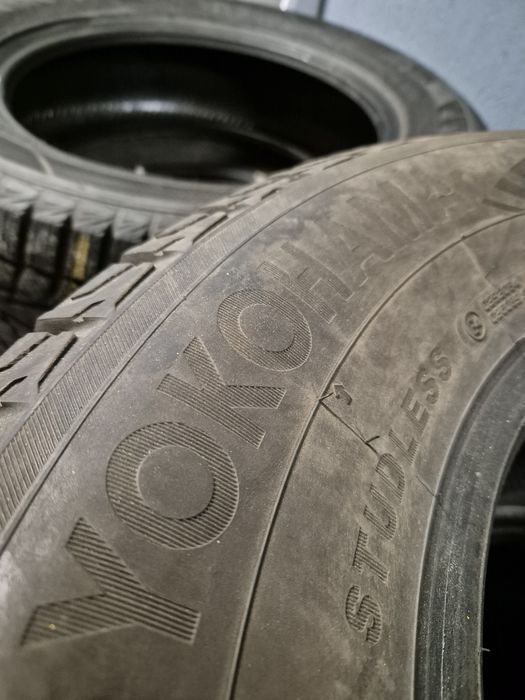 Продам зимние шины Yokohama