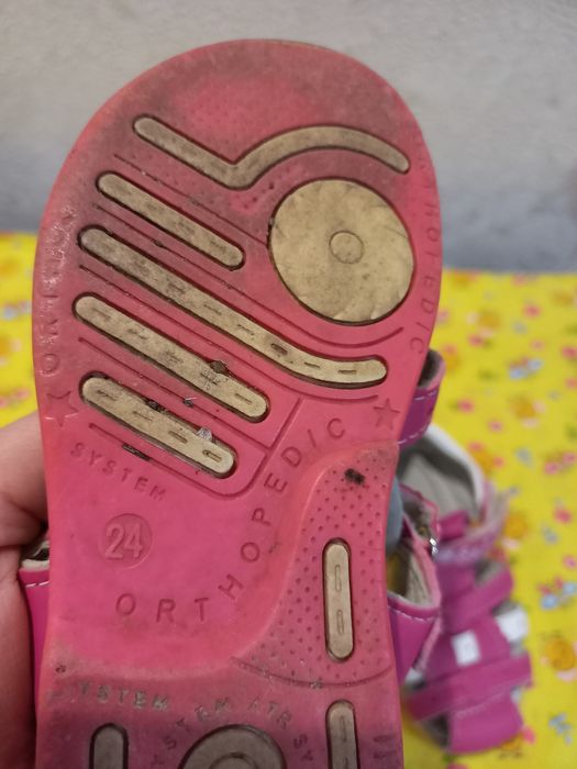 Продам детскую обувь