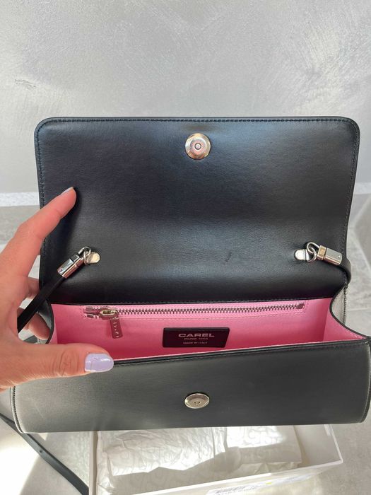 Дизайнерска чанта от естествена кожа на френската марка Carel