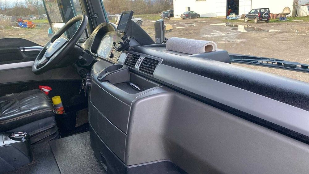 Camion MAN 3 axe cu bena basculabila