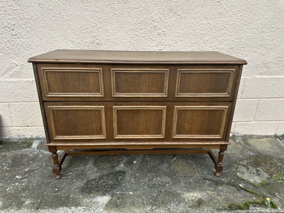 Виндитж музикален шкаф с радио и грамофон