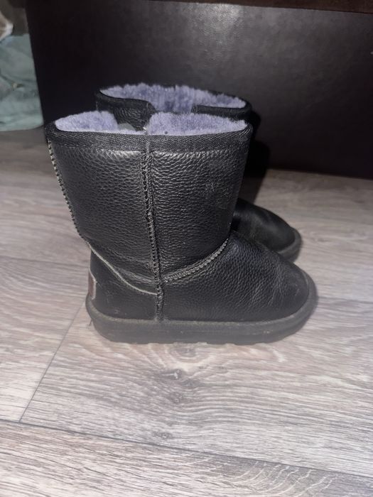Продам угги детские