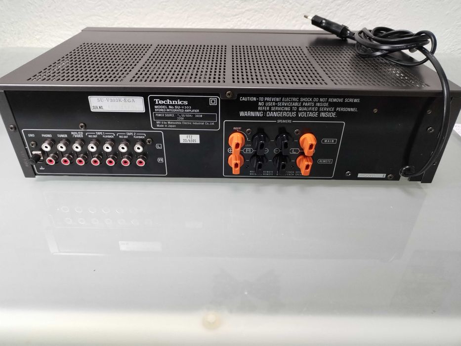 Amplificator technics SU-V303