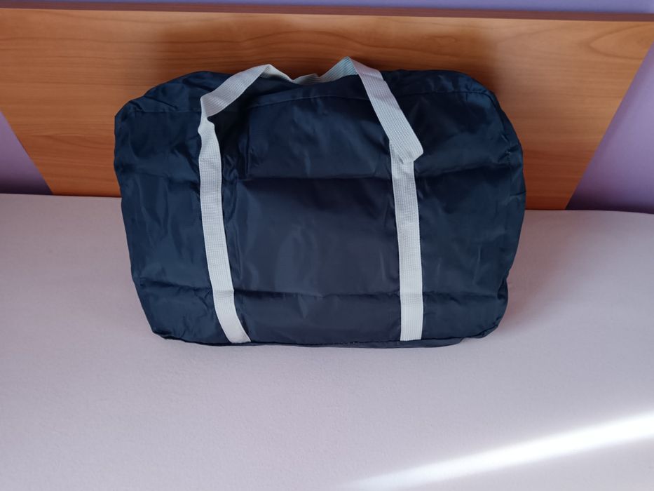 Vând Geantă Călătorie Nouă