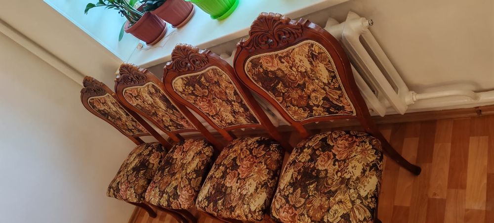 Продам гостевые стулья