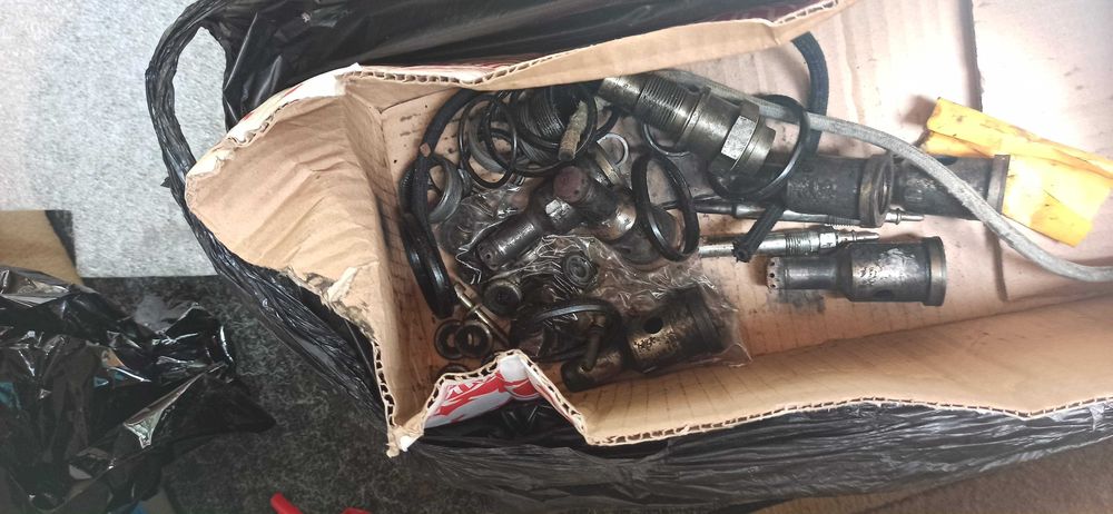 цилиндрова глава за Мерцедес  Е300TD (ом606) (за ремонт)