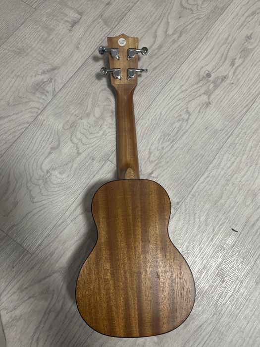 Укулеле новая срочно продам