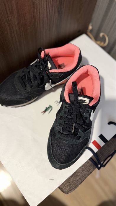 Продам кроссовки  nike