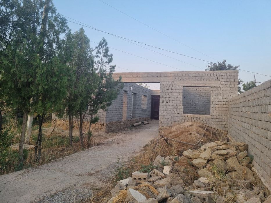 Ҳовли (қурилиши тугалланмаган)  сотилади. Ғузор тумани