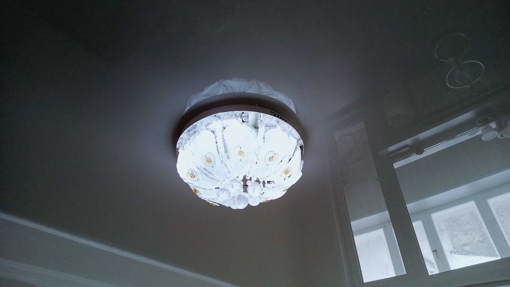 Срочно продам люстру