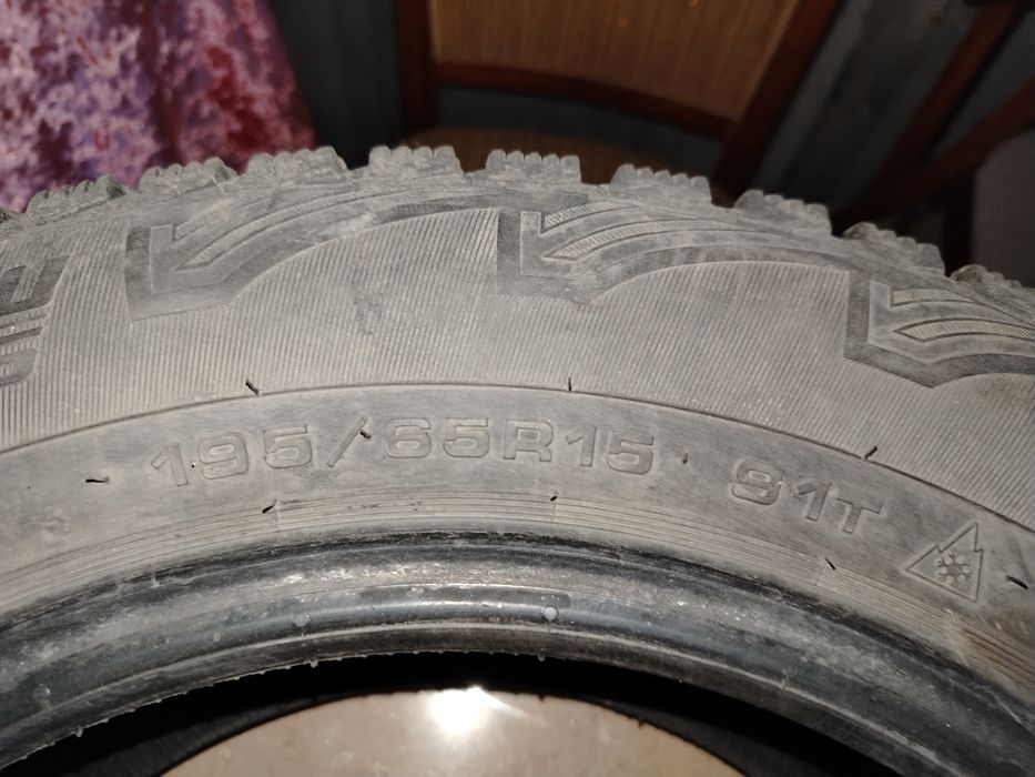 Продам Зимнюю резину