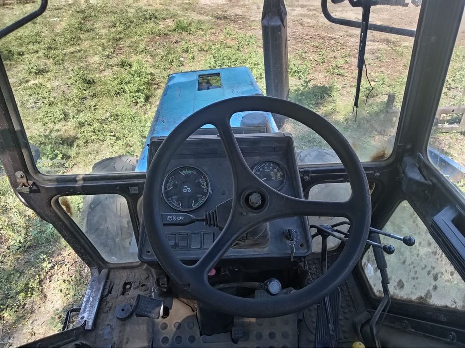 Продам трактор 892