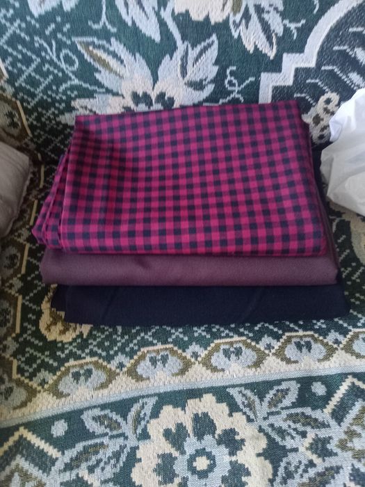 Продам новые отрезки ткани ( три вида)