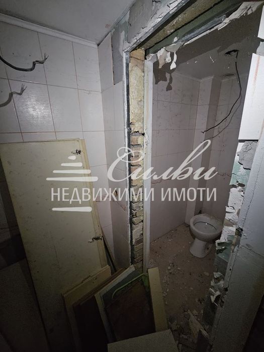 Магазин на ДВА етажа - гр.Каспичан